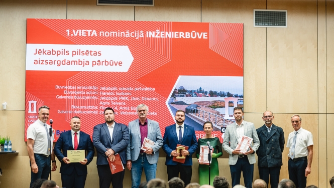 Jēkabpils aizsargdabja projekta komanda kas saņēma apbalvojumu