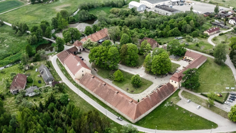 Unikālā Šlokenbekas muiža tagad vēl skaistāka un jauniem pakalpojumiem bagātāka