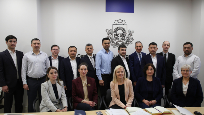 Uzbekistan delegation visiting CFCA
