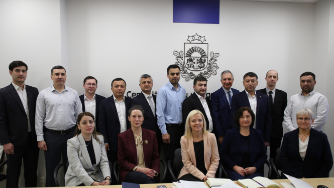 Uzbekistan delegation visiting CFCA