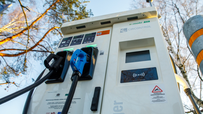 elektrouzlādes stacija