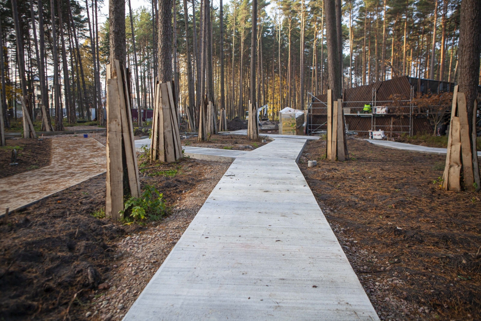 Jauniešu māja Kauguros