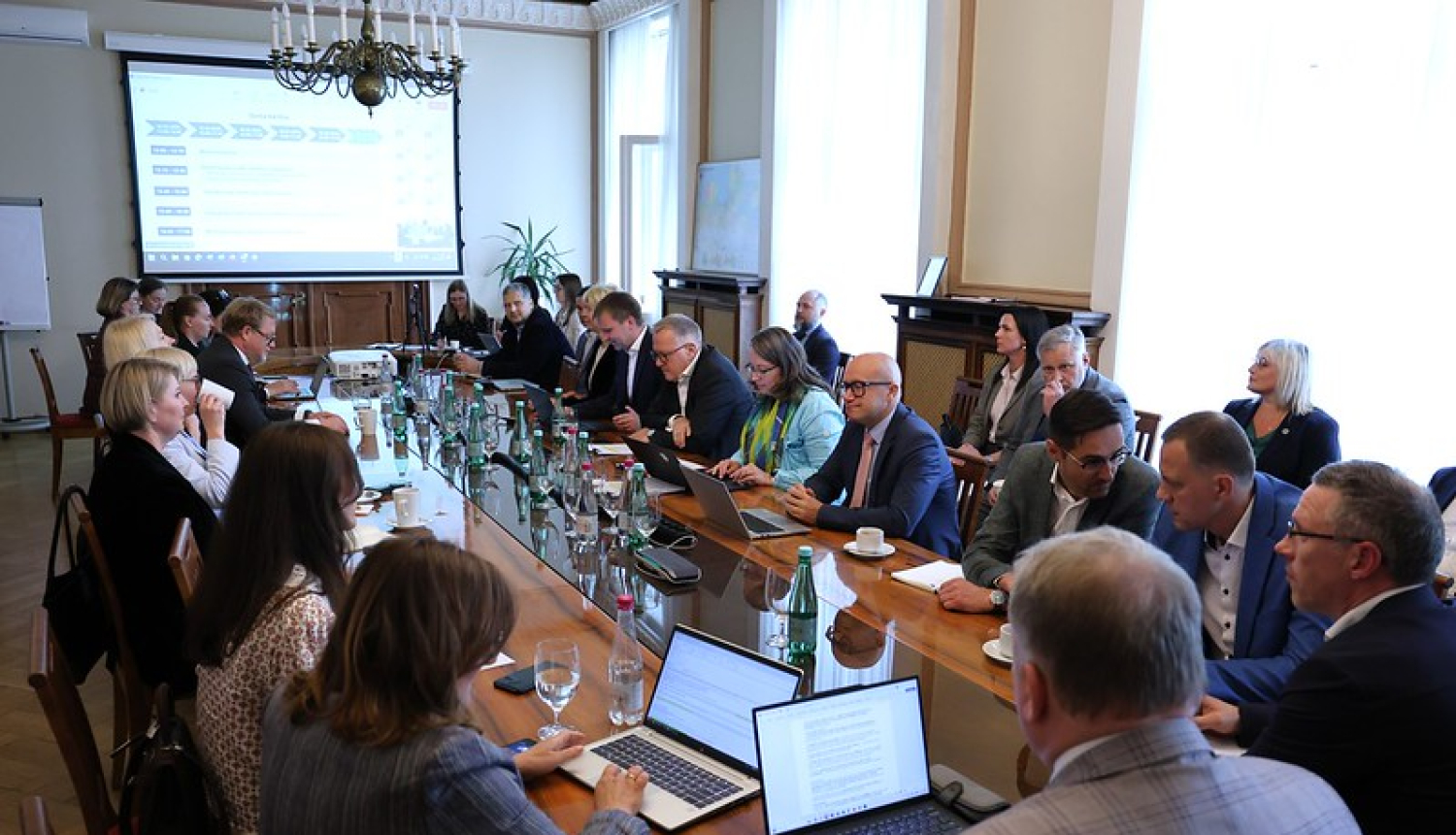 darba grupa par iepirkumiem