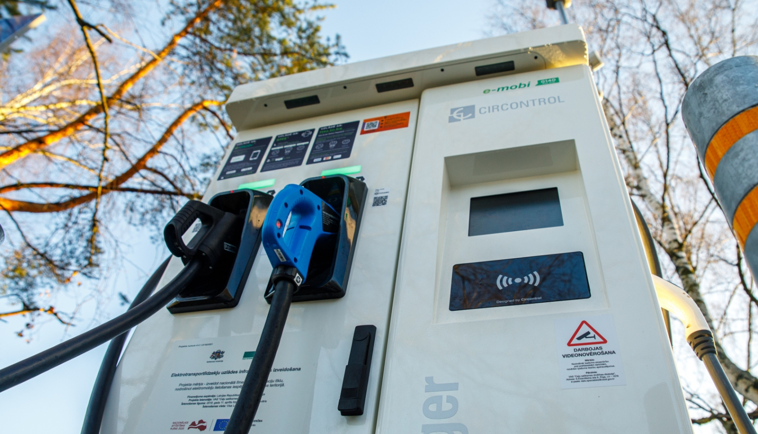 elektrouzlādes stacija