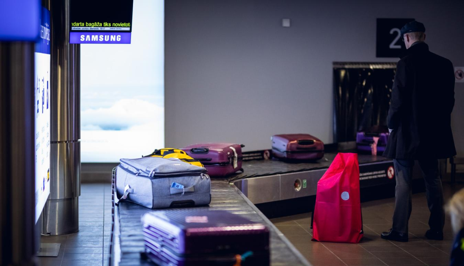 bagāža lidostā Rīga