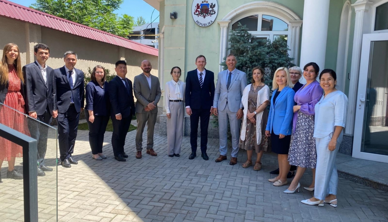 Uzbekistānas  projekta vadības sēdes dalībnieki